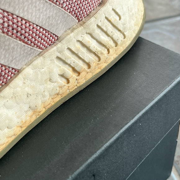 Adidas NMD R2 Ash Pink - Picture 5 of 9